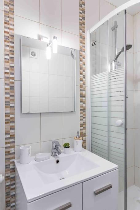 Appartement Avec Parking Et Terrasse Metro 7 Et Paris Villejuif Kültér fotó